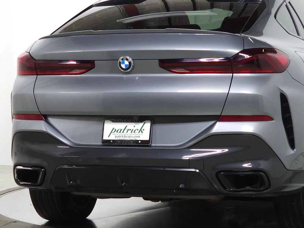 Used 2025 Gray BMW xDrive40i image 9