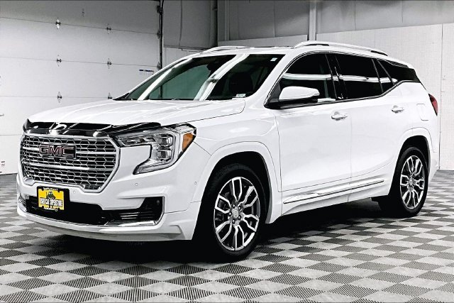 Used 2024 Summit White GMC Denali image 12