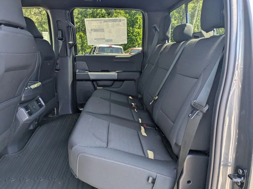 New 2026 Carbonized Gray Metallic Ford XLT image 15