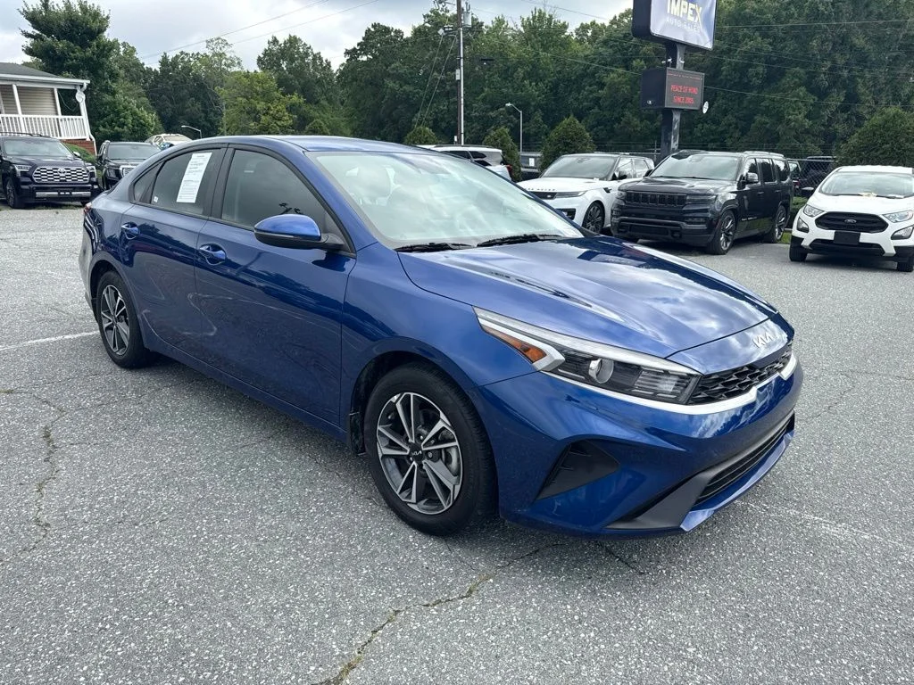 Used 2024 Blue Kia LXS image 4