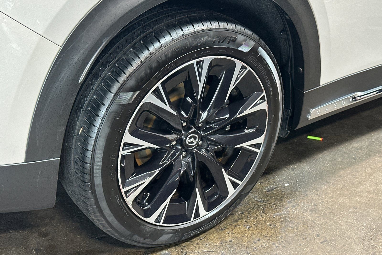 2024 Mazda CX-90 PHEV Premium photo 4