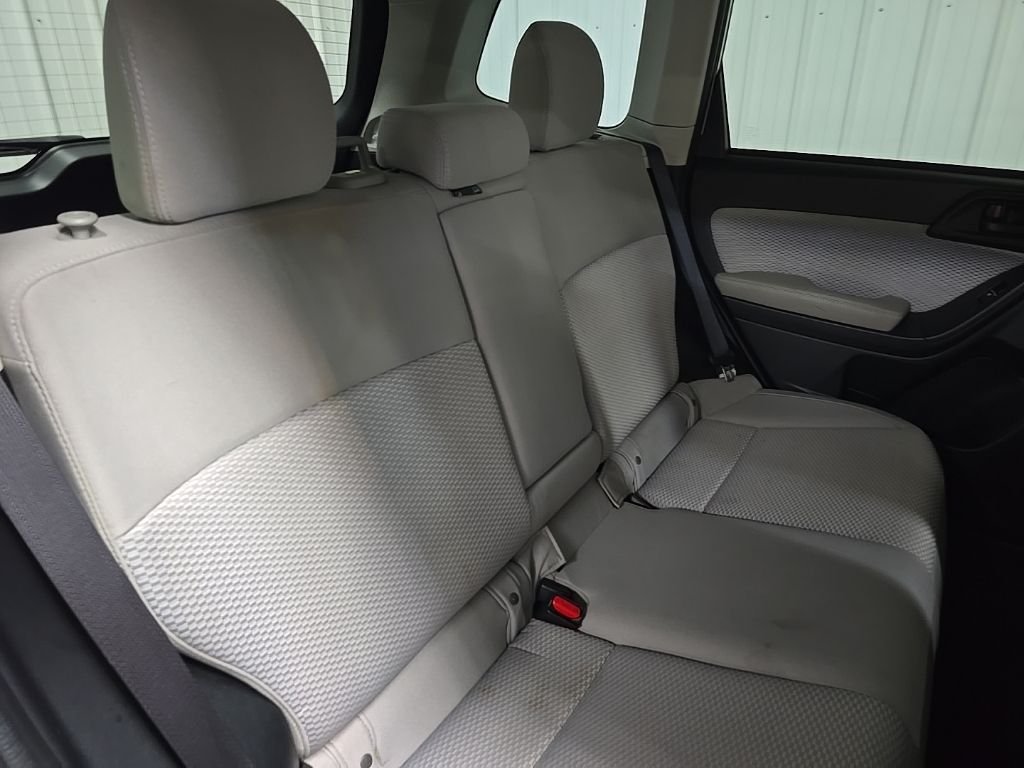 Used 2017 Silver Subaru 2.5i Premium image 19