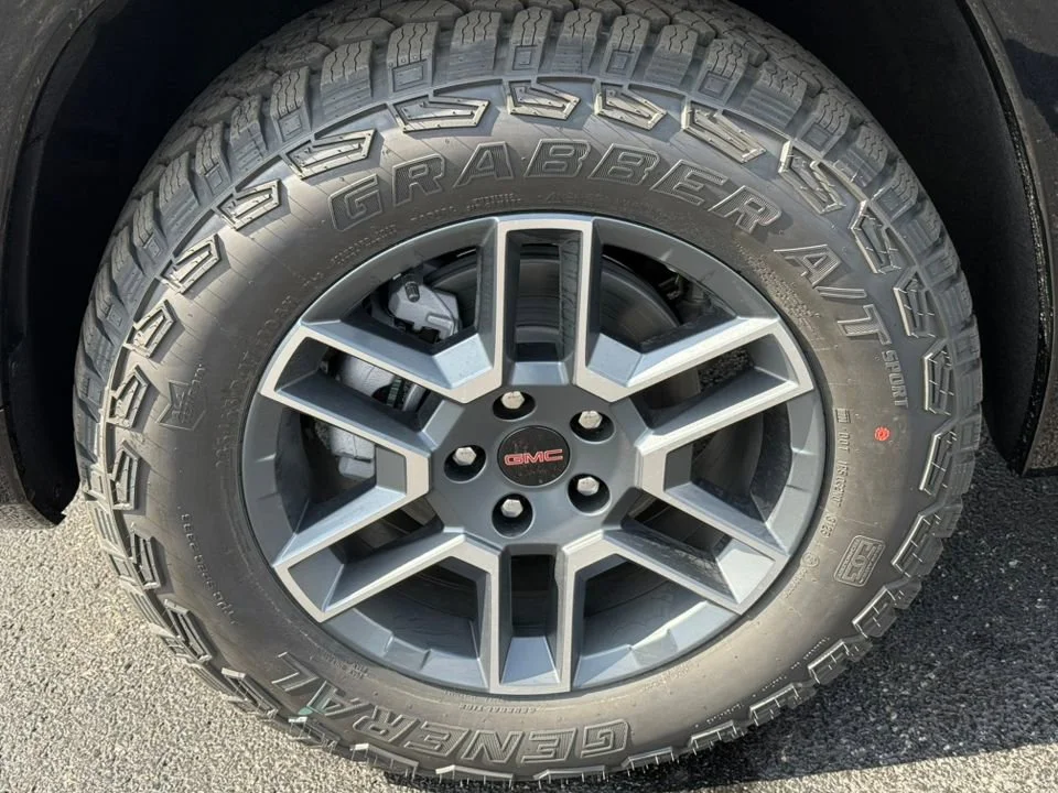 2026 GMC Terrain AT4 - Photo 13