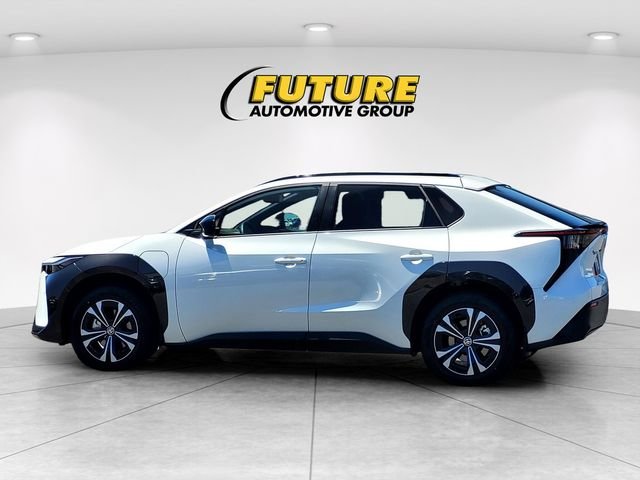 Used 2023 Beige Toyota XLE image 7