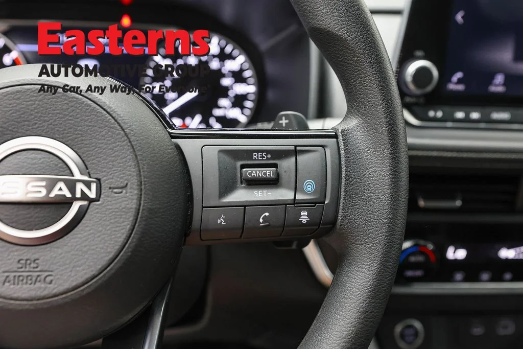 Used 2023 Silver Nissan SV image 68