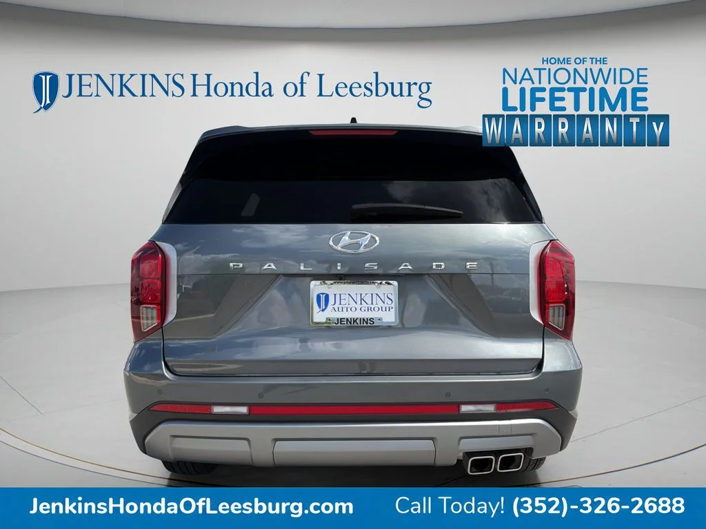 Used 2025 Gray Hyundai SEL image 4