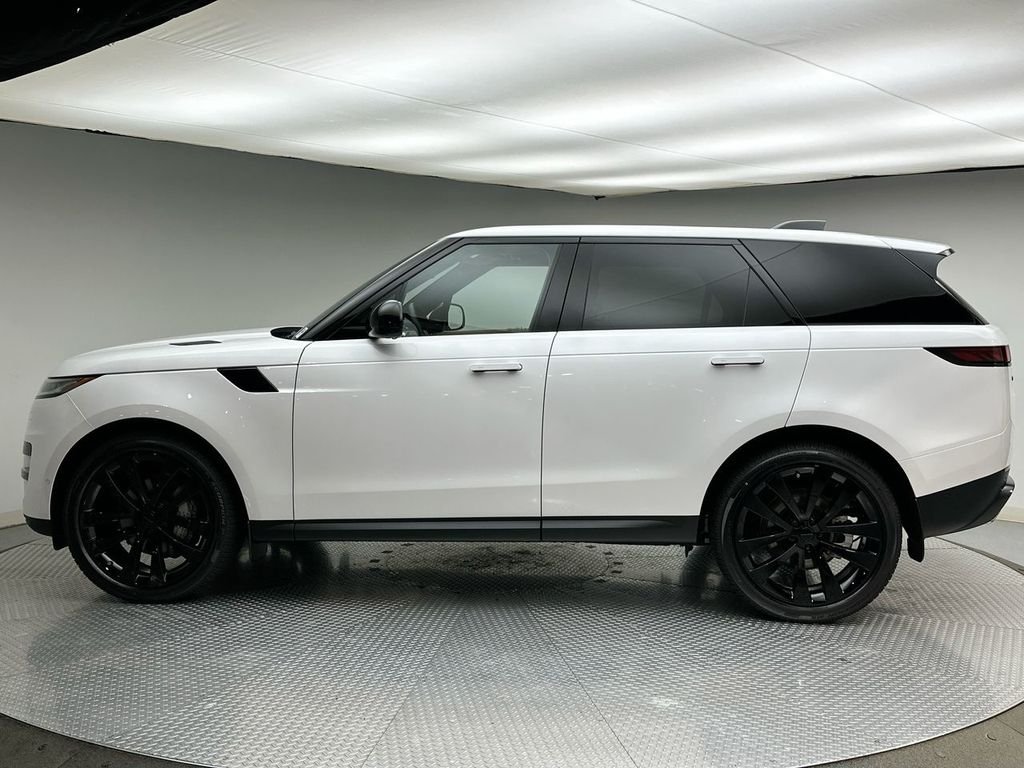 New 2026 Ostuni Pearl White Land Rover SE image 2