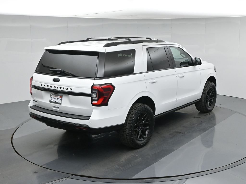 Used 2024 White Ford Limited image 41