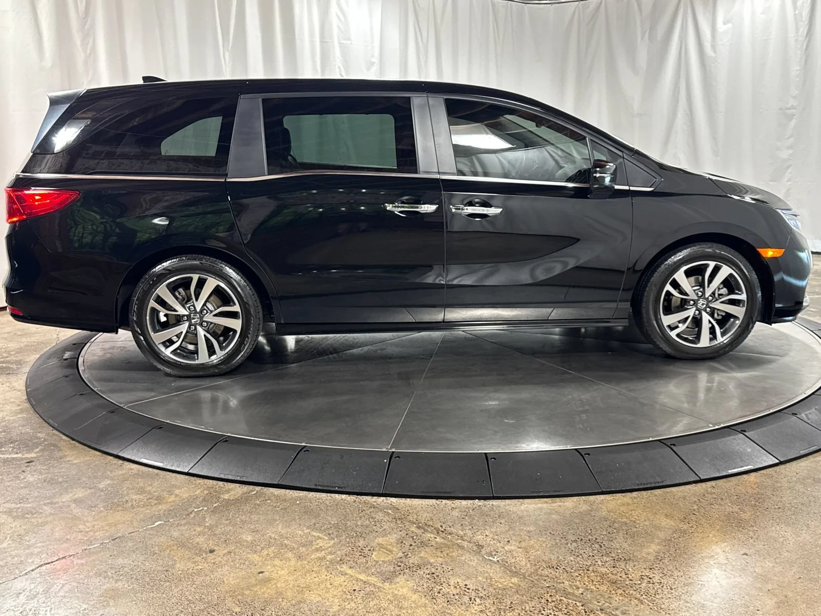 2023 Honda Odyssey Touring - Photo 36