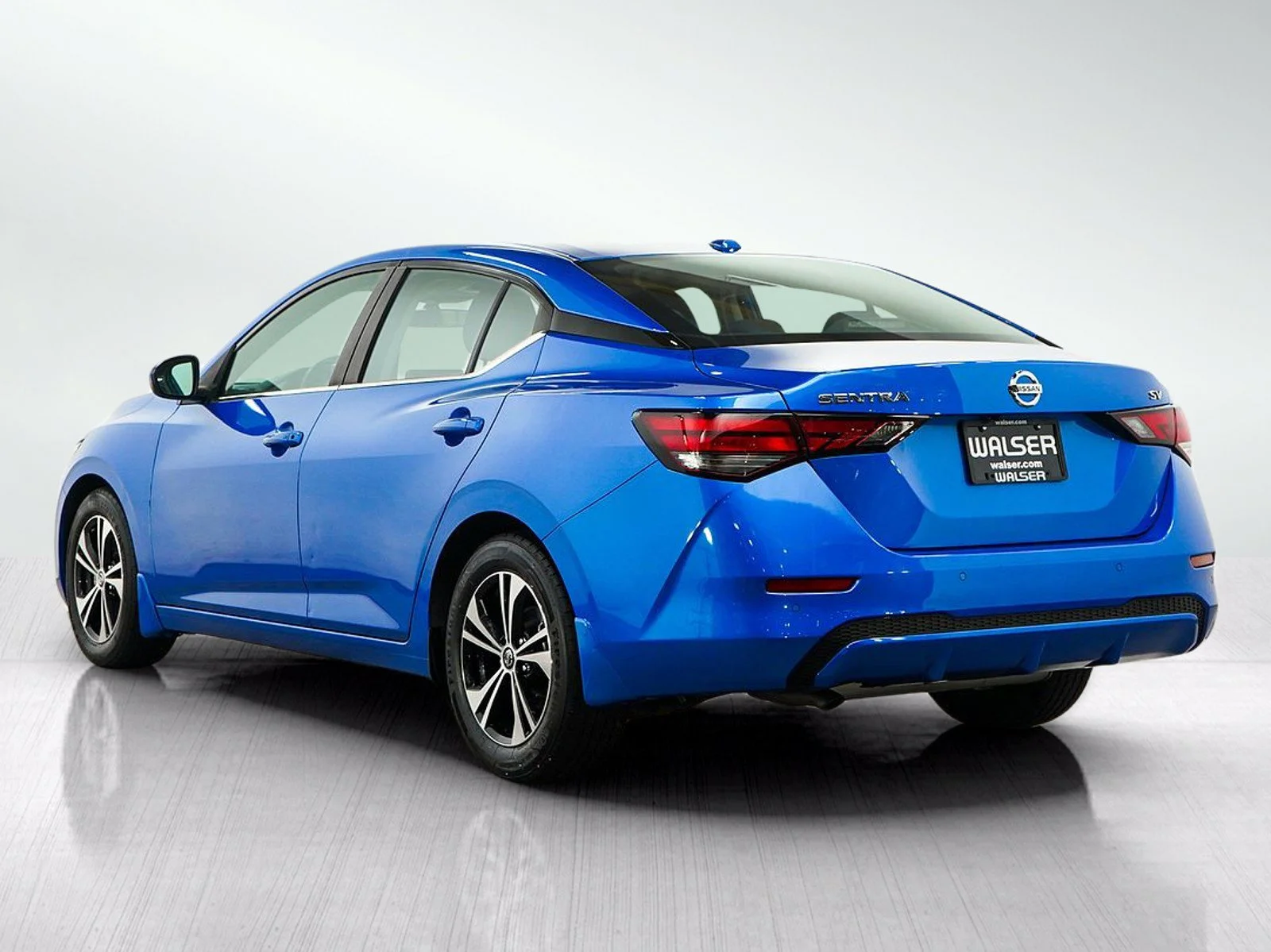 Used 2021 Blue Nissan SV image 3