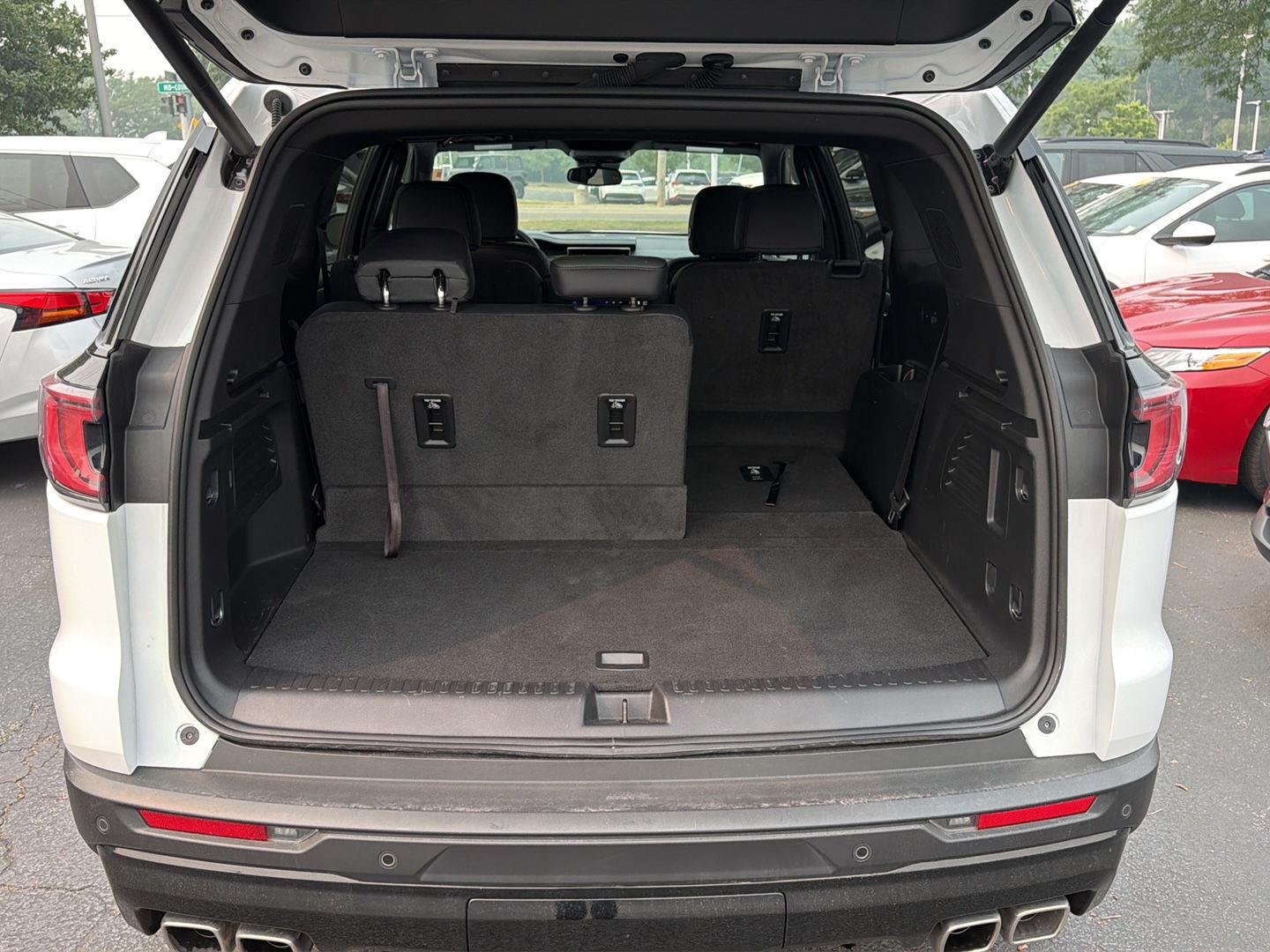 Used 2025 Summit White GMC AWD AT4 image 6
