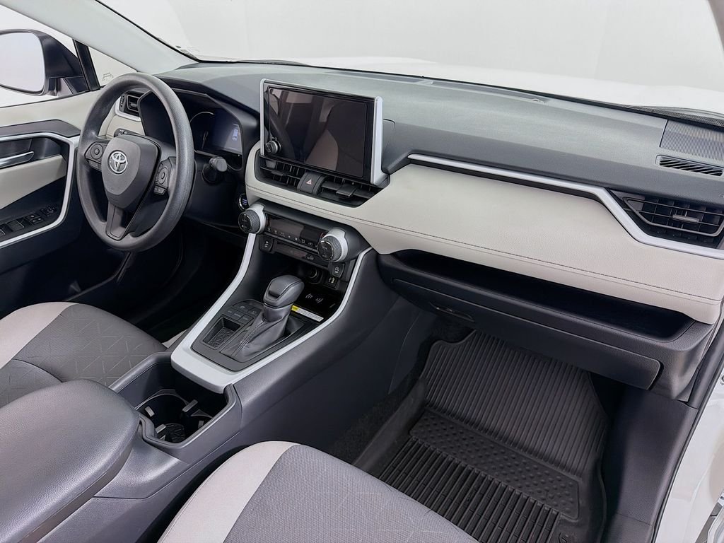 Used 2025 Ice Cap Toyota XLE image 27
