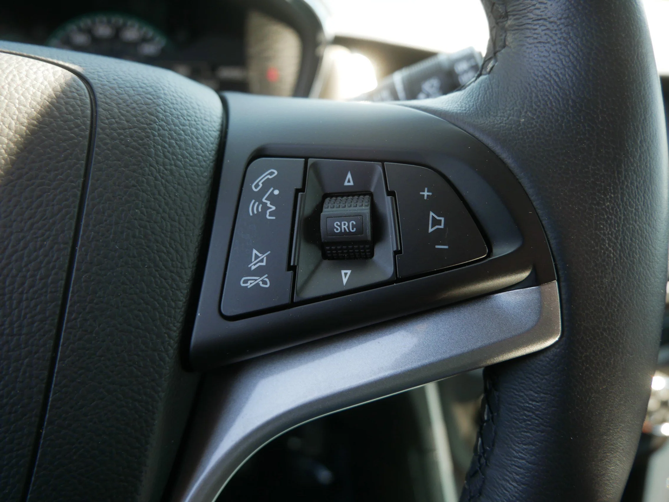 Used 2022 Summit White Chevrolet LT image 25