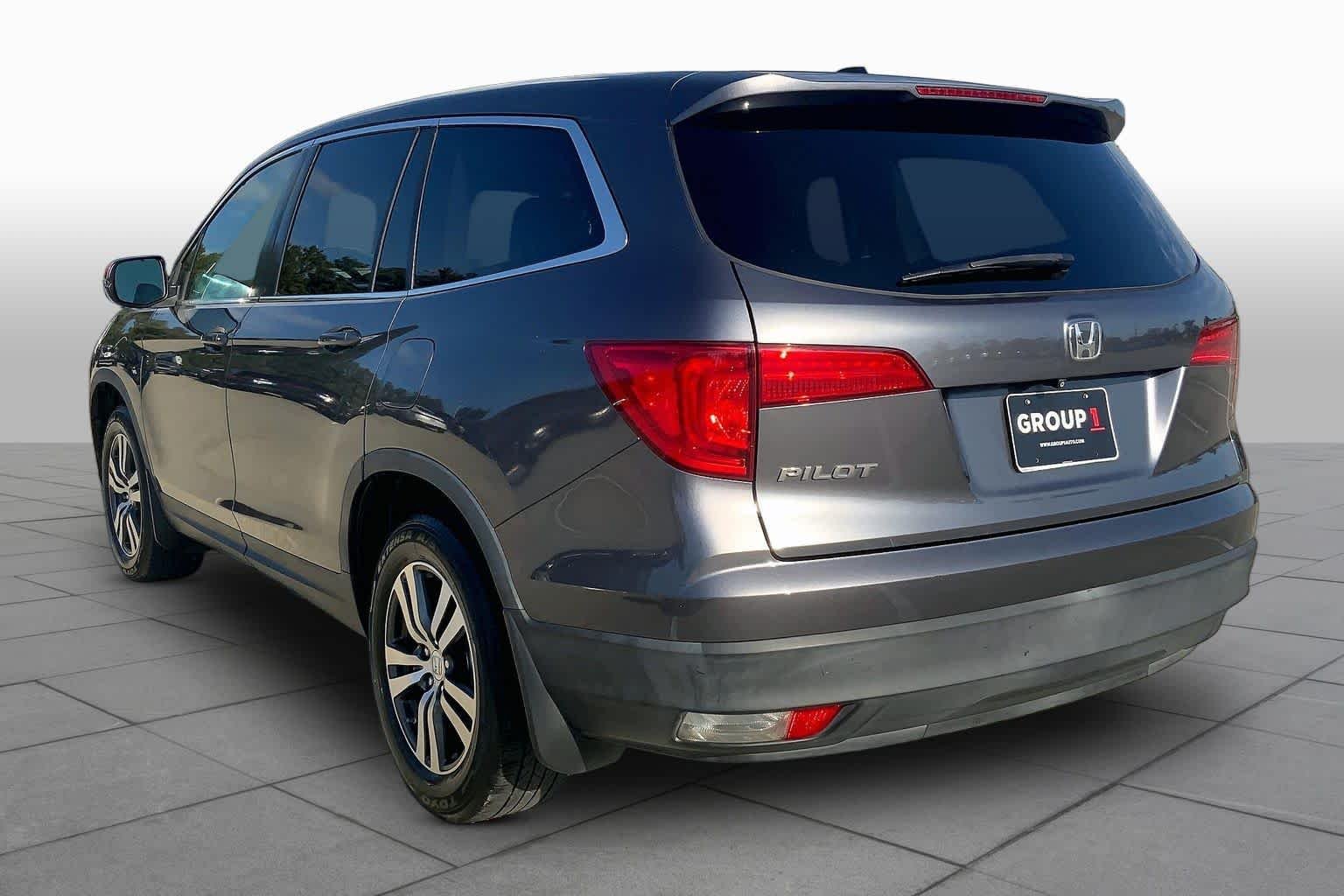 Used 2016 Crystal Black Pearl Honda EX-L image 12