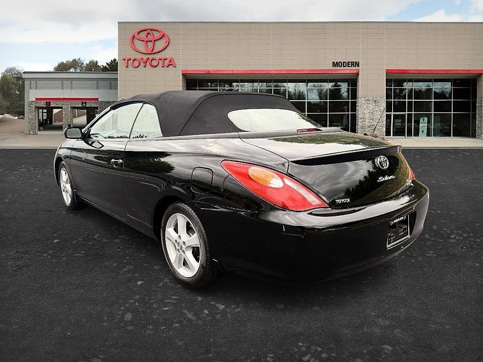 Used 2005 Black Toyota SLE image 6