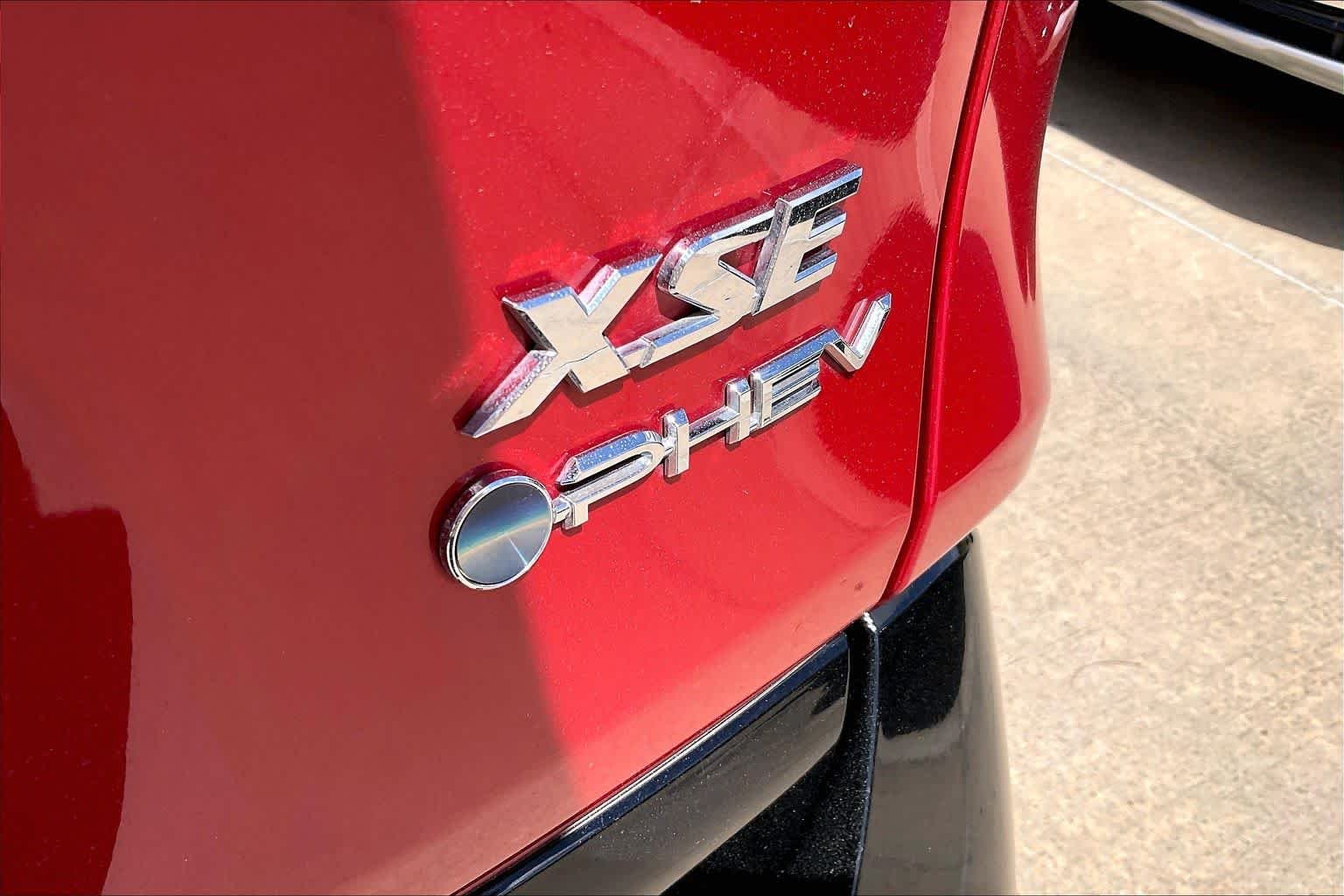 Used 2025 Supersonic Red/Midnight Black Metallic Toyota XSE image 10
