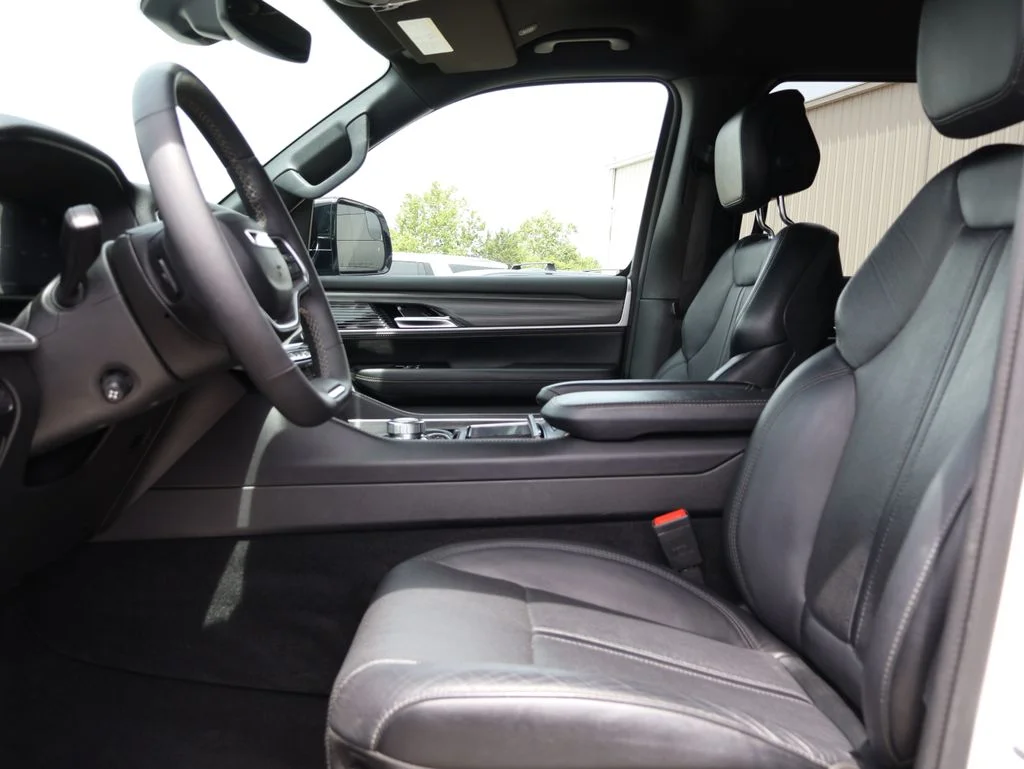 Used 2024 White Jeep Series II image 24