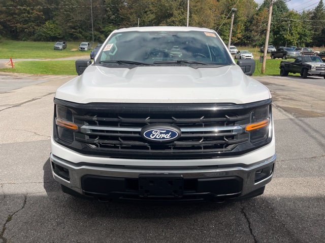 Used 2024 Oxford White Ford XLT image 10