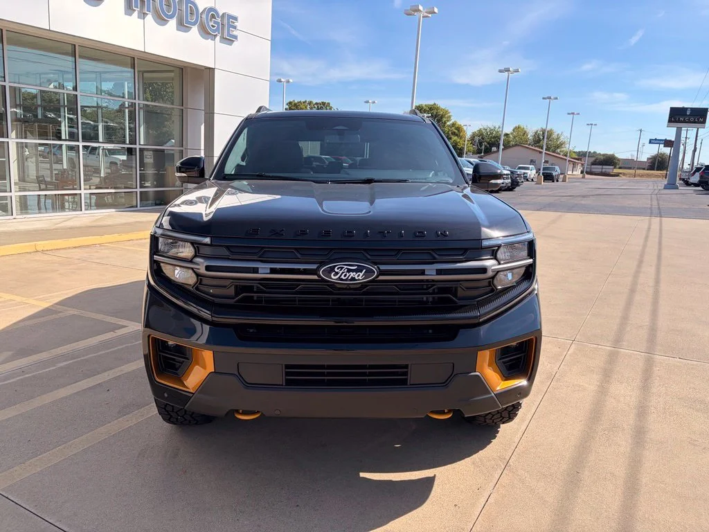 New 2027 Agate Black Metallic Ford Tremor® image 7
