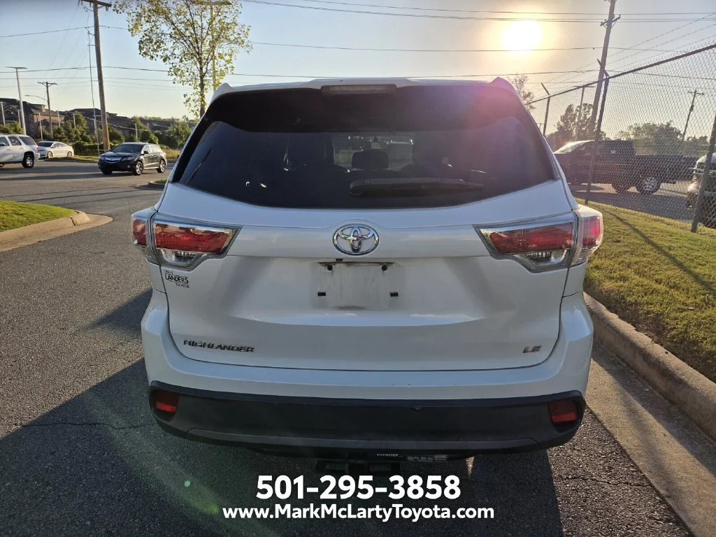 Used 2015 White Toyota LE image 4