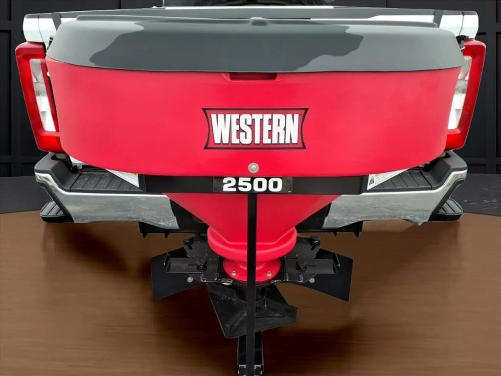 New 2026 Oxford White Ford XL PLOW TRUCK image 9