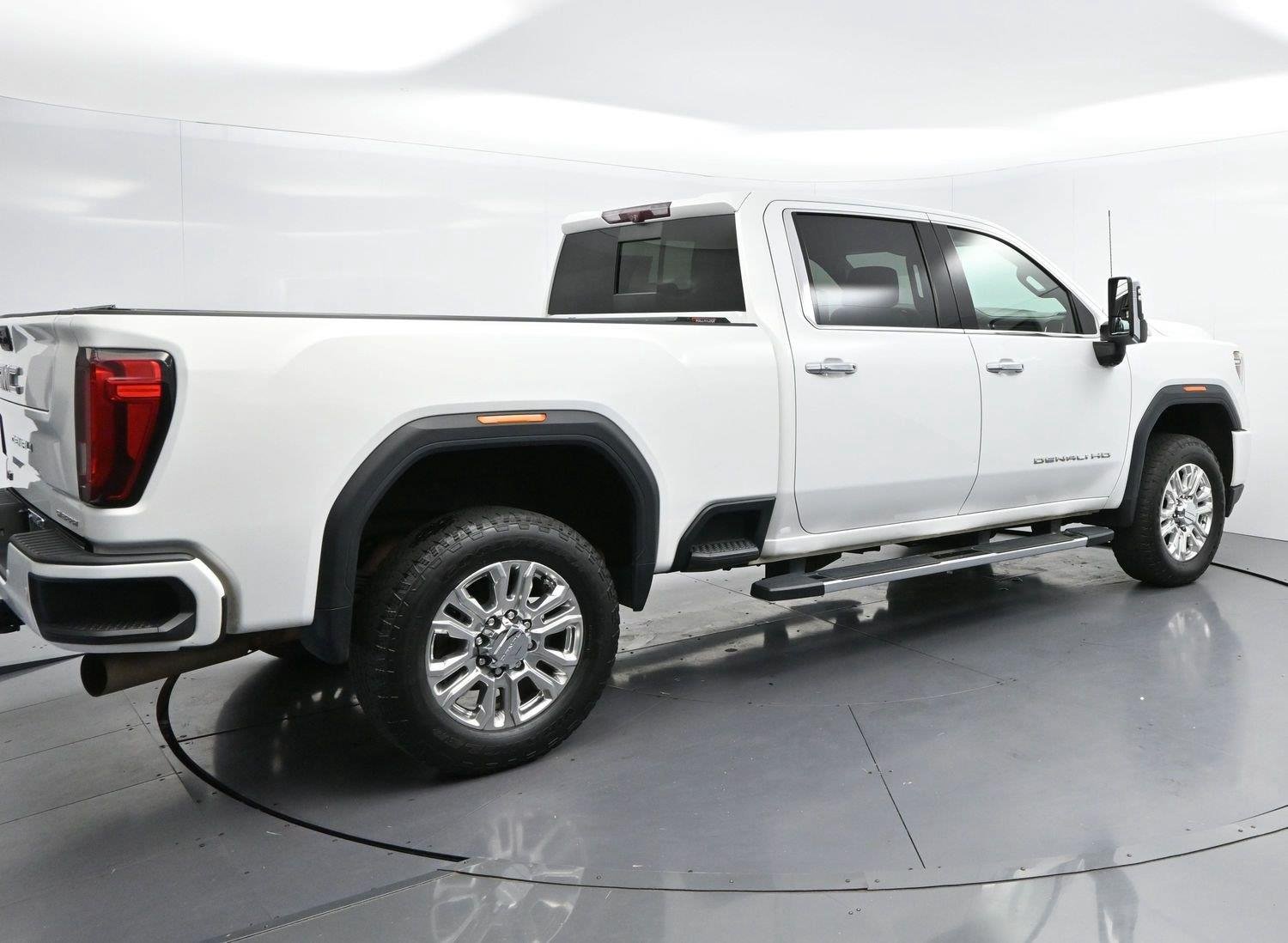 Used 2021 Summit White GMC Denali image 7