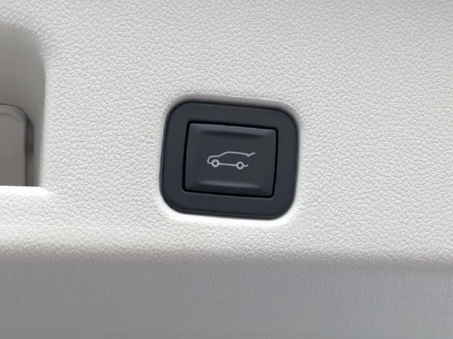 New 2027 Glacier White Tricoat GMC Denali image 13