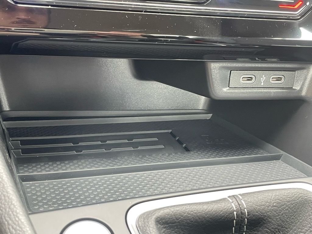 2025 Volkswagen Jetta SE - Photo 16