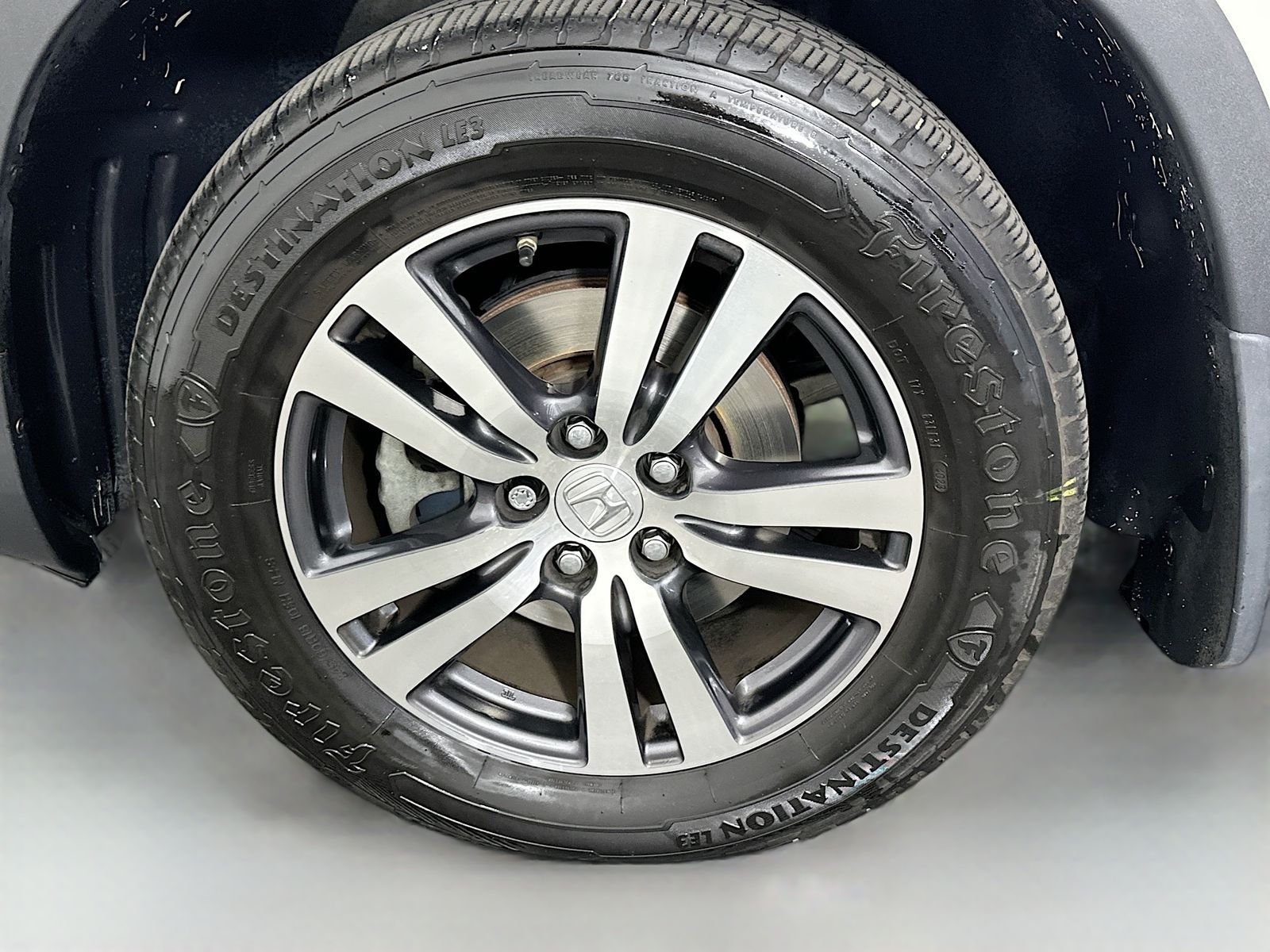 Used 2018 White Diamond Pearl Honda EX image 30