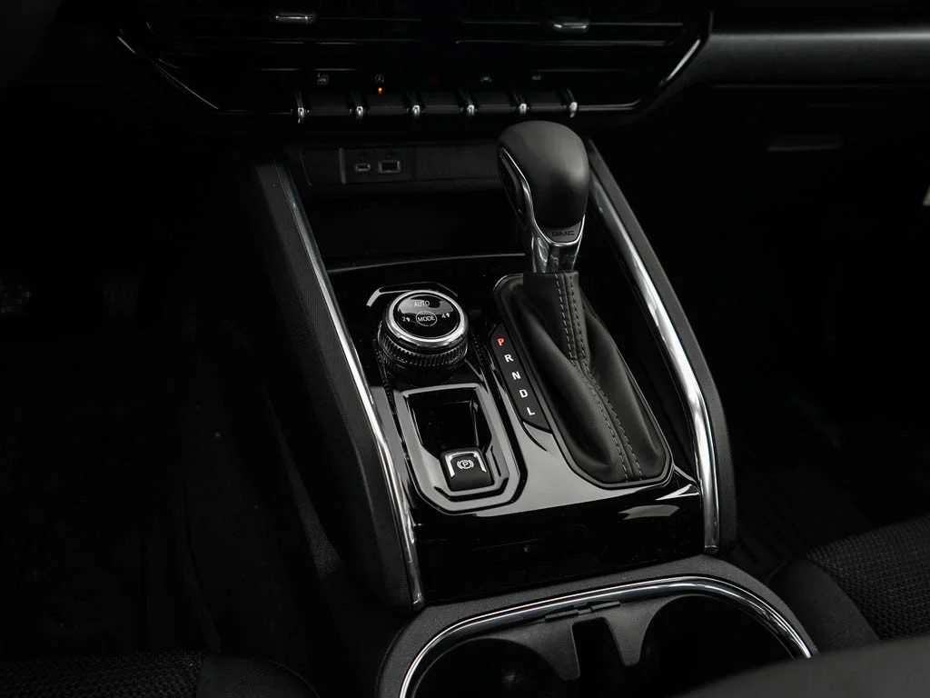New 2026 Sterling Metallic GMC Elevation image 25