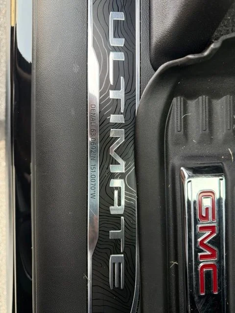 Used 2025 Onyx Black GMC Denali Ultimate image 48