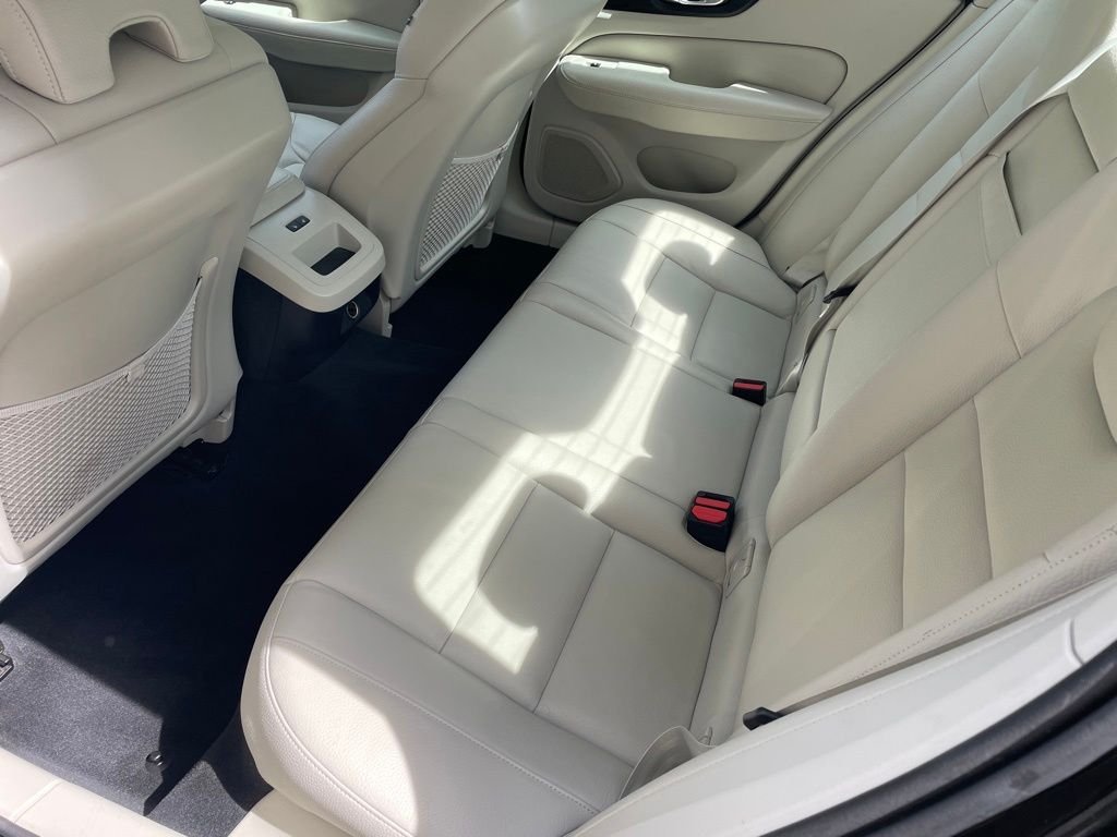 Used 2019 Blackstone Volvo T6 Momentum image 7
