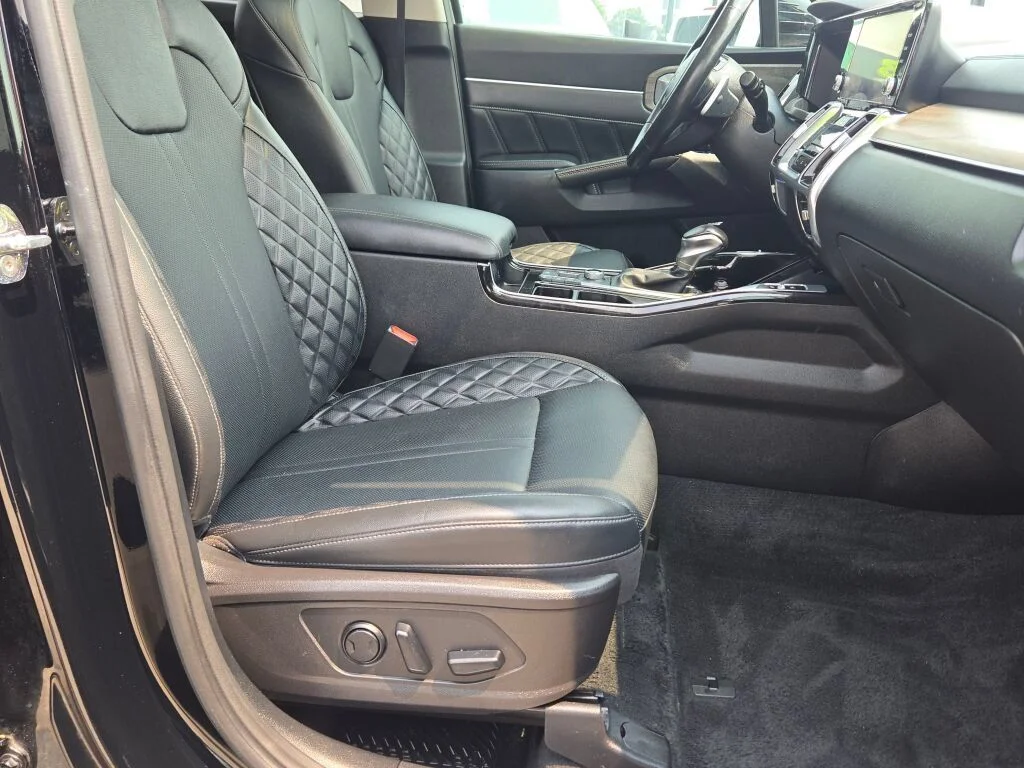 Used 2022 Ebony Black Kia X-Line SX Prestige image 6