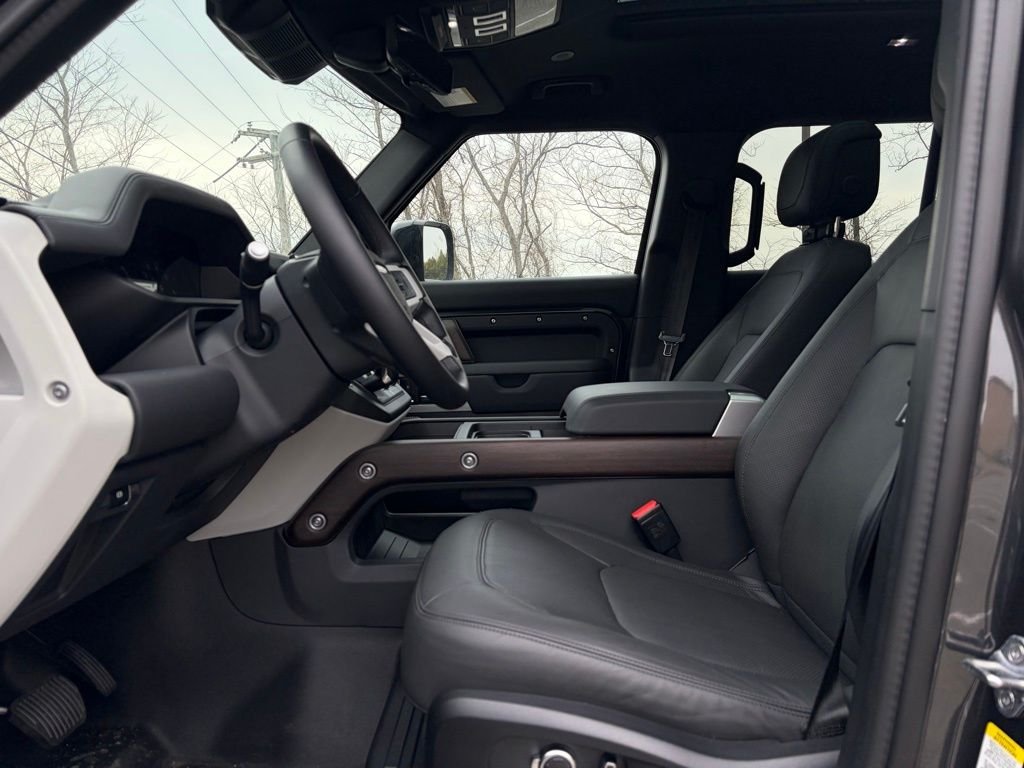 Used 2024 Gray Land Rover S image 14