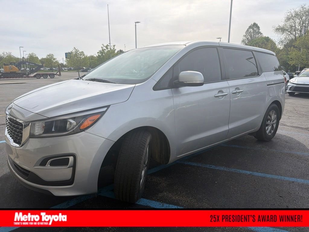 2020 Kia Sedona LX's photo