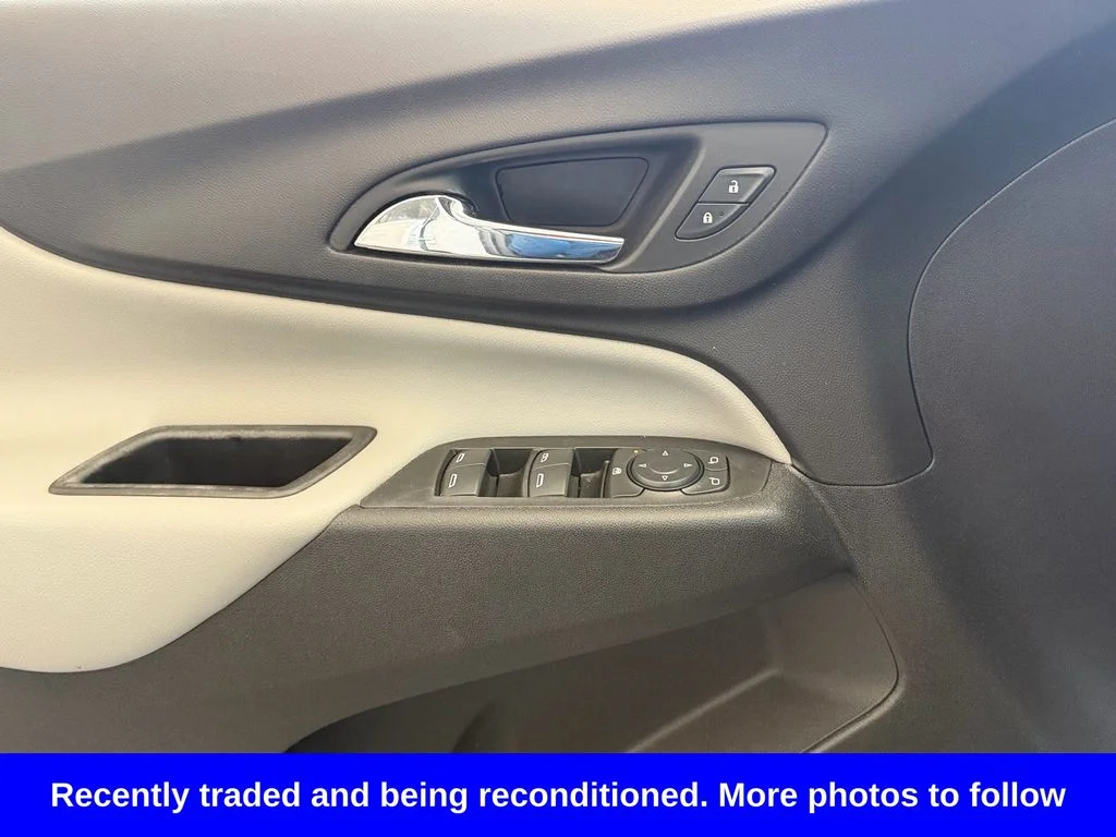 Used 2022 White Chevrolet LS image 24