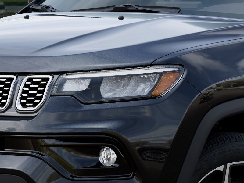 New 2026 Diamond Black Crystal Pearl-Coat Exterior Paint Jeep Limited image 36