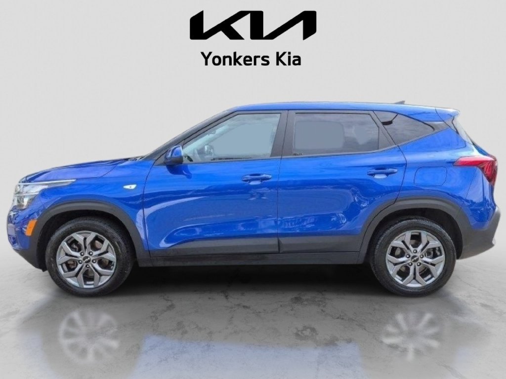 Used 2024 Blue Kia LX image 9