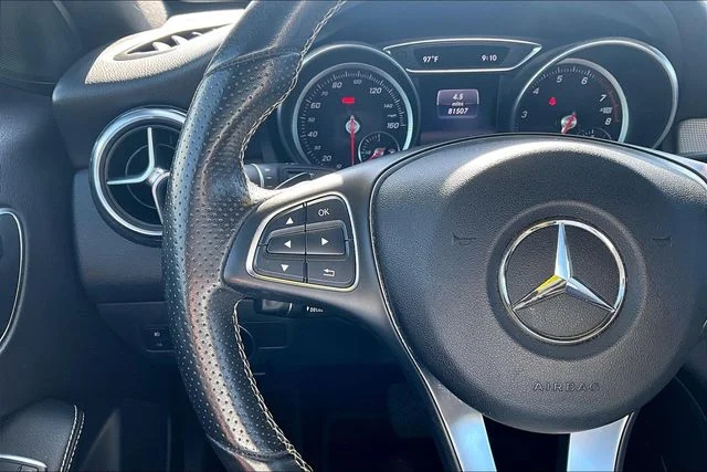 Used 2018 Silver Mercedes-Benz GLA 250 image 20