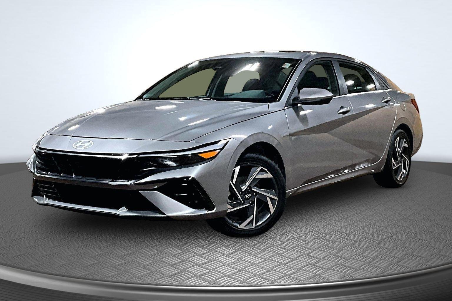 Used 2025 Fluid Metal Hyundai SEL Convenience image 1
