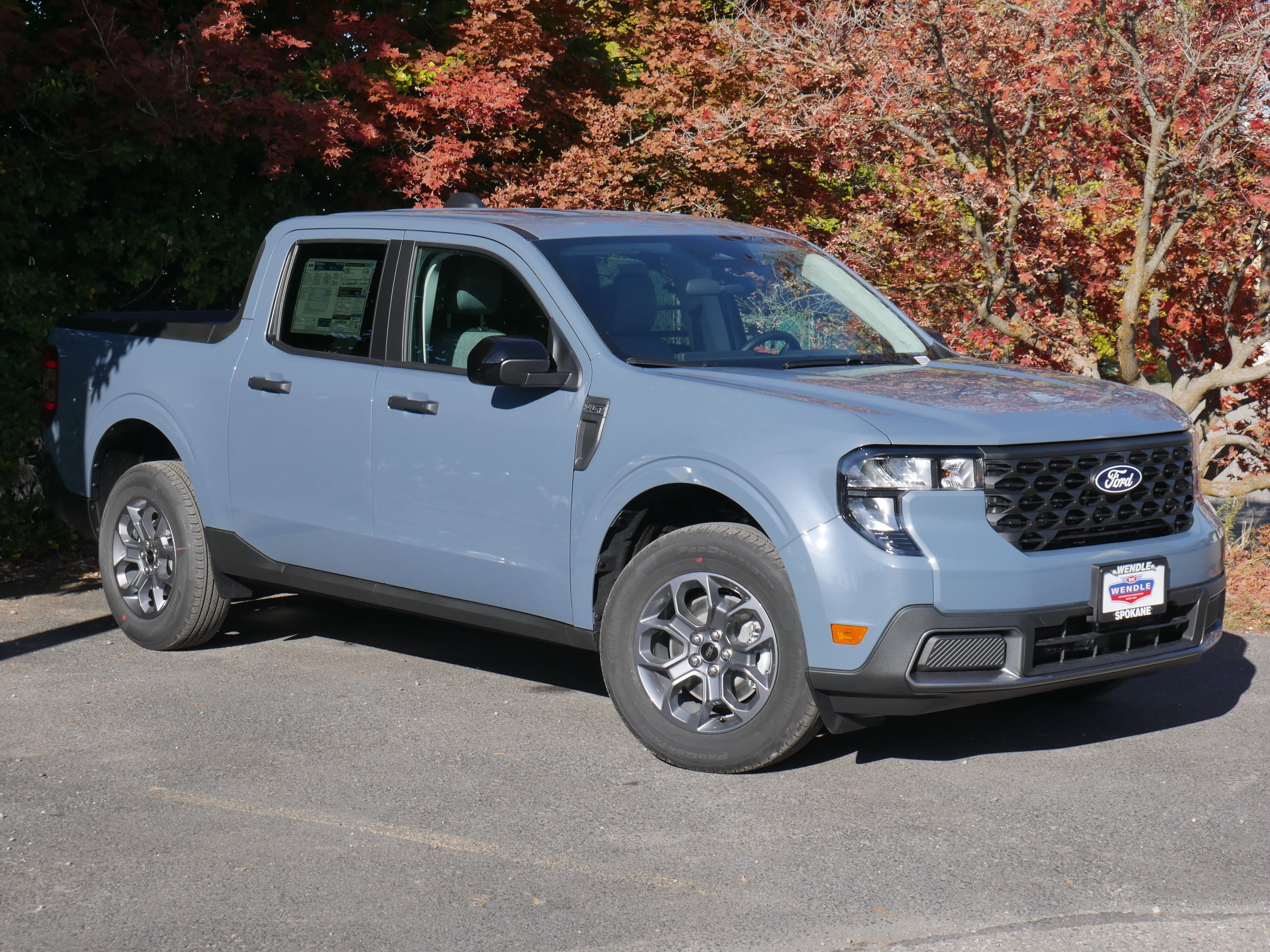 New 2025 Azure Gray Metallic Tri-Coat Ford XLT image 30
