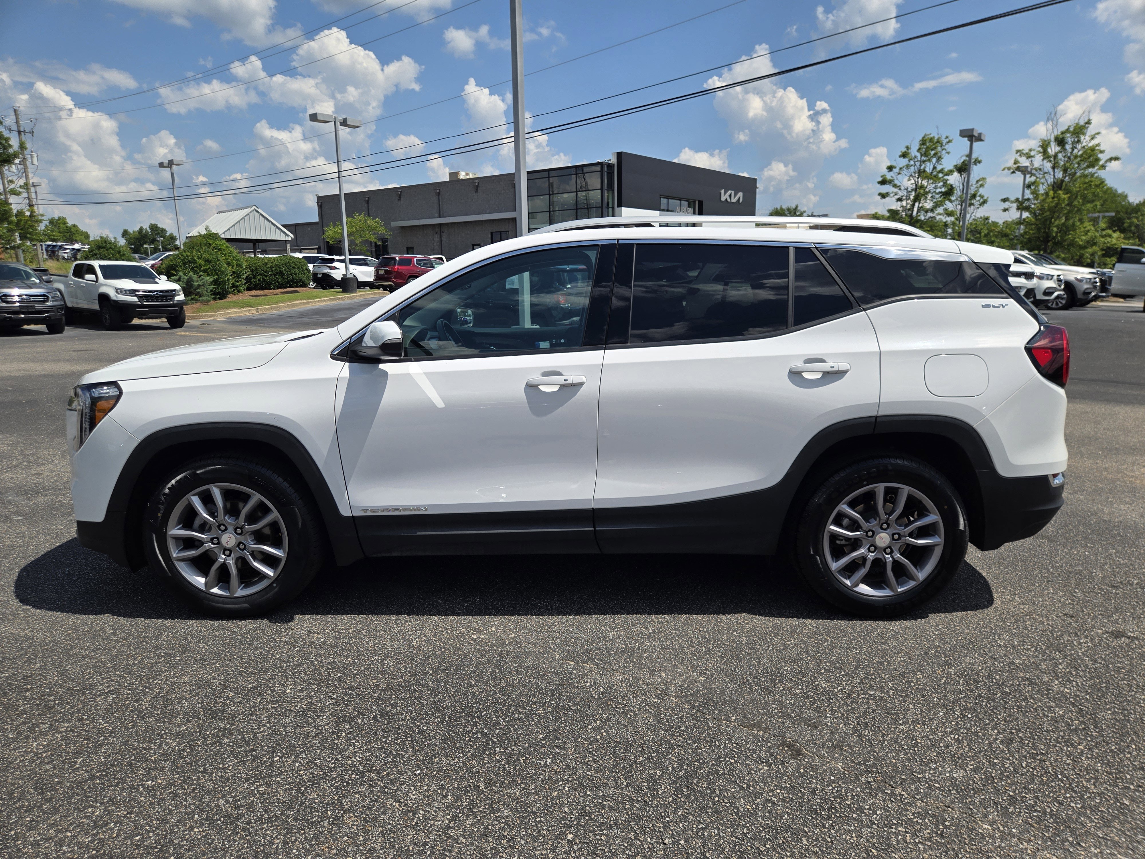 2024 GMC Terrain SLT - Photo 9
