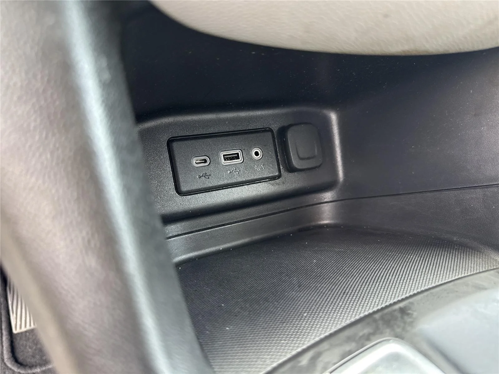 Used 2021 SILVER ICE METALLIC Chevrolet LS image 27