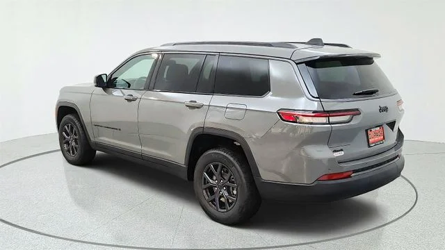 New 2027 Sting-Gray Clear-Coat Paint Jeep Laredo Altitude image 8