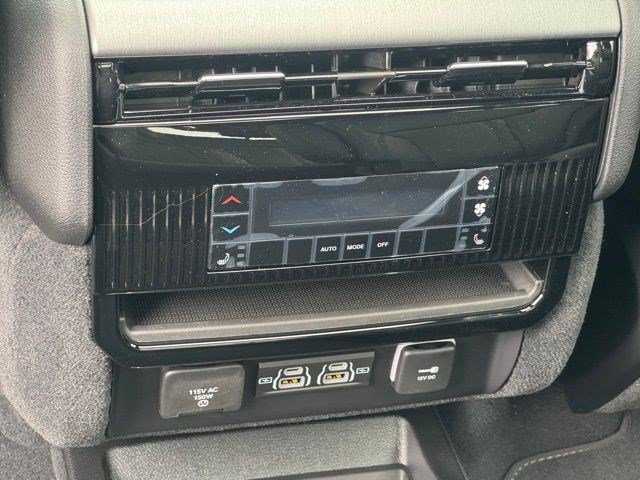 New 2026 High Gloss Black Exterior Paint Jeep Limited Reserve image 33