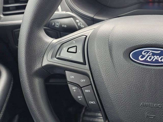 Used 2022 Black Metallic Ford SE image 23