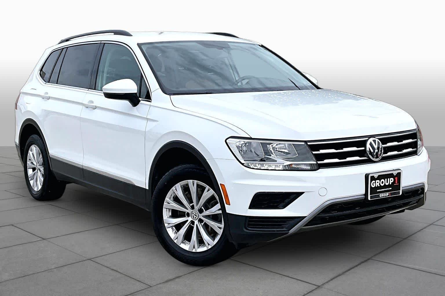 Used 2018 Pure White Volkswagen SE image 3