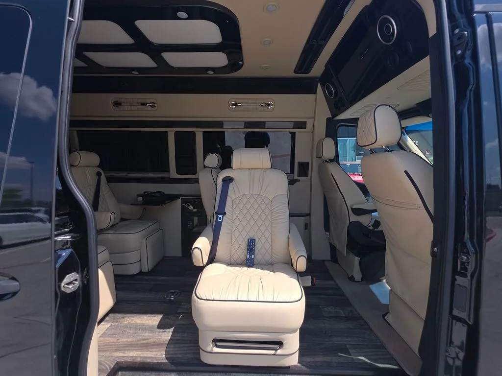 Used 2020 Black Mercedes-Benz Cargo 170 WB image 28
