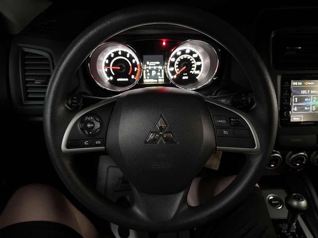 Used 2024 White Mitsubishi 2.0 ES image 23