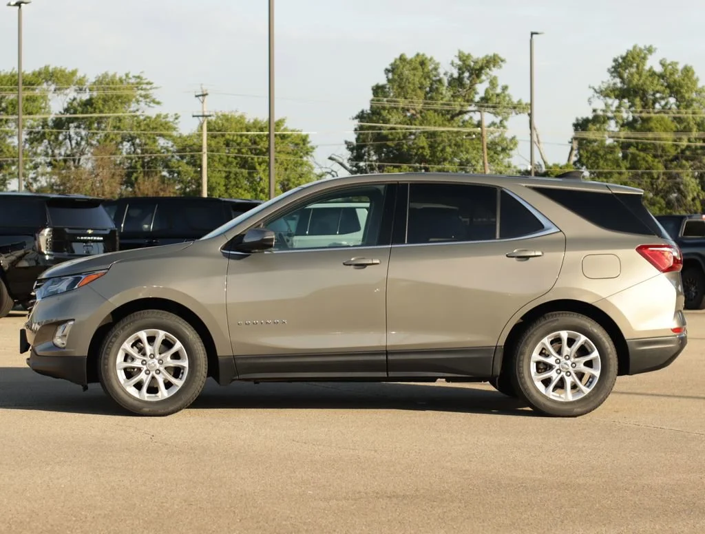 Used 2018 PEPPERDUST METALLIC Chevrolet LT image 4